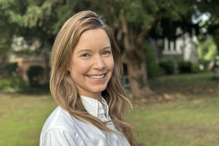Angela Thomas